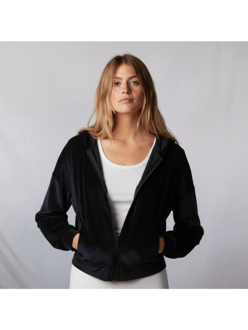 Refuge Athletes Womens Black Velour Zip-Up Hoodie With Pockets Relaxed Fit Mediu